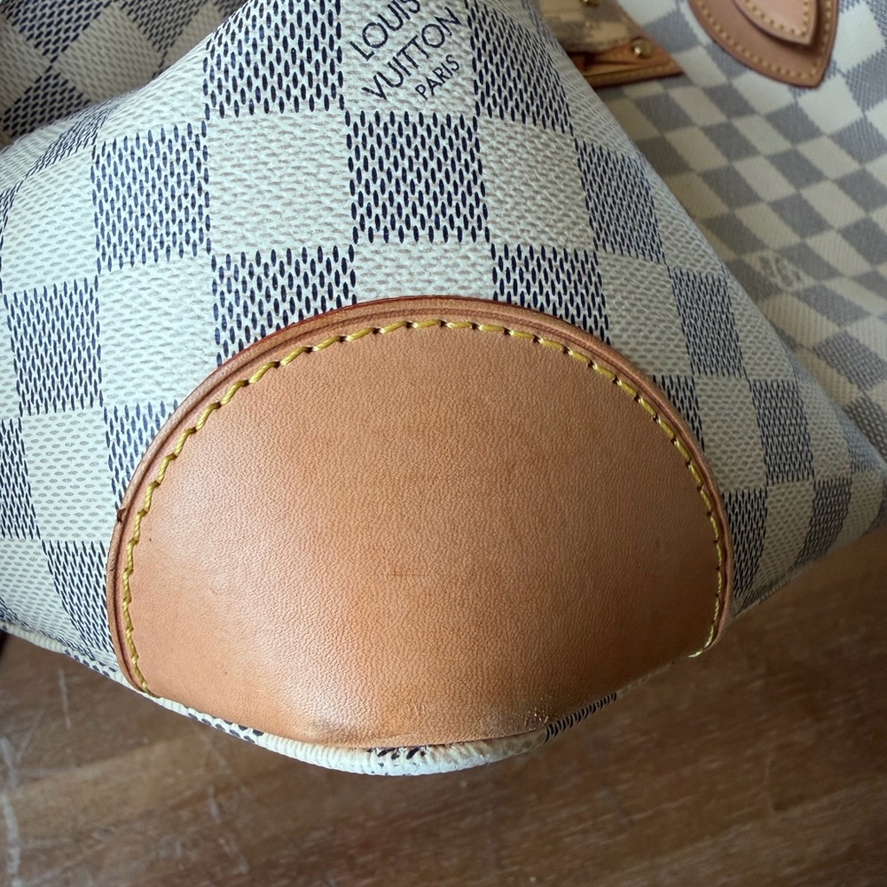 Louis Vuitton Hampstead MM - Picture 9 of 12